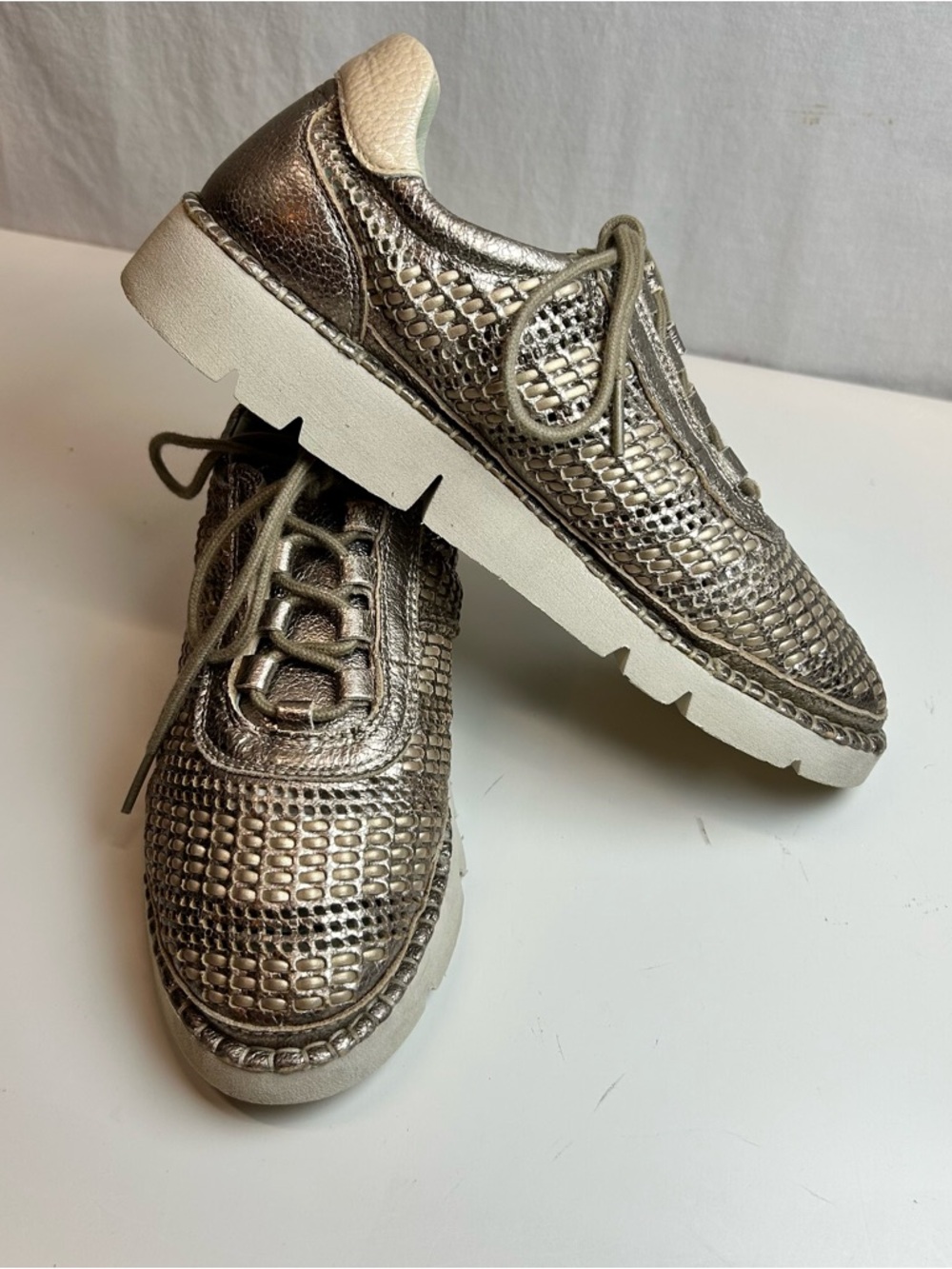 PIKOLINOS Metallic Taupe silver LaceUp Sneakers White Soles comfort walking 7 37